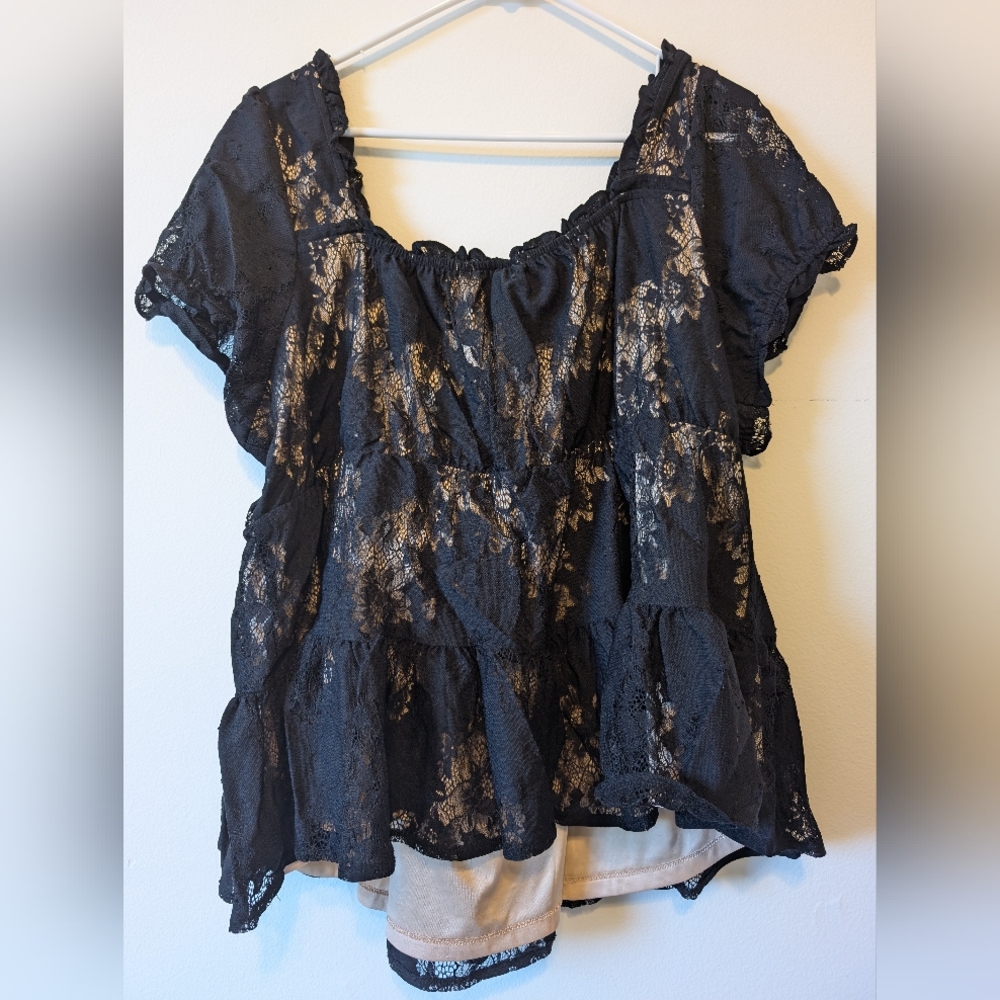 Torrid Babydoll Lace Tiered Short Sleeve Top Size 22/24 (Torrid size 3)